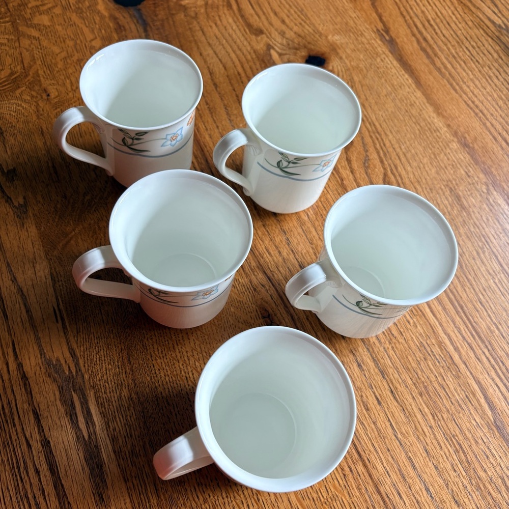 Villeroy & Boch Mariposa mugs - Set of 5- bone China- made in Germany- ~4 inches - Picture 8 of 15